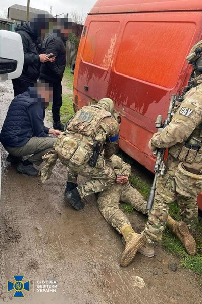 "Полював" на HIMARS: на Одещині затримали строковика ВМС, який працював на РФ — СБУ "Полював" на HIMARS: на Одещині затримали строковика ВМС, який працював на РФ — СБУ