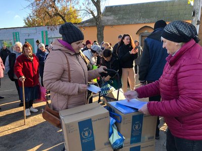 800 продуктових наборів: жителі села Галицинове, що на Миколаївщині, отримали гуманітарну допомогу 800 продуктових наборів: жителі села Галицинове, що на Миколаївщині, отримали гуманітарну допомогу
