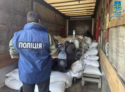 Заробили на фермерах понад 2 млн грн: на Київщині продавали підроблене насіння, замасковане під відомі бренди Заробили на фермерах понад 2 млн грн: на Київщині продавали підроблене насіння, замасковане під відомі бренди