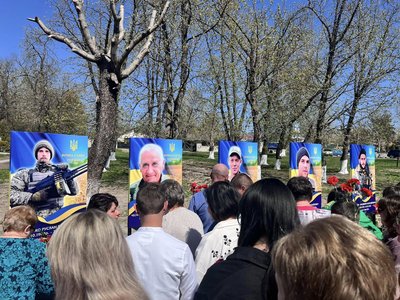 На Хмельниччині відкрили Алею Слави полеглих захисників