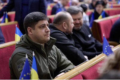 Народний депутат без заощаджень: як працює Максим Березін із Полтавщини Народний депутат без заощаджень: як працює Максим Березін із Полтавщини
