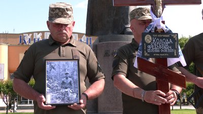 Загинули в бою на Донеччині: попрощалися із військовими Олександром Шворобом та Євгенієм Колодою у Рівному Загинули в бою на Донеччині: попрощалися із військовими Олександром Шворобом та Євгенієм Колодою у Рівному