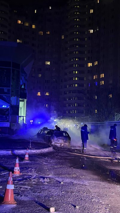 Російський дрон влучив у багатоповерховий будинок в Одесі: є загиблий та трамовані Російський дрон влучив у багатоповерховий будинок в Одесі: є загиблий та трамовані
