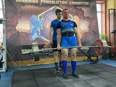 "Черкаські богатирі" встановили два рекорди України на змаганнях з пауерліфтингу "Черкаські богатирі" встановили два рекорди України на змаганнях з пауерліфтингу