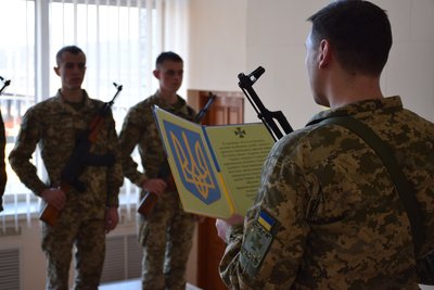 Торік понад 400 людей пішли служити в Житомирський прикордонний загін Торік понад 400 людей пішли служити в Житомирський прикордонний загін