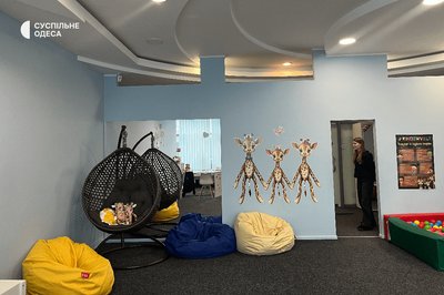 "Рафа-жирафа": як психологи в Одесі допомагають дітям пережити страхи війни "Рафа-жирафа": як психологи в Одесі допомагають дітям пережити страхи війни