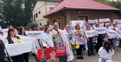 «Життя, яке забрали»: сотня матерів загиблих військових зустрілися на Черкащині «Життя, яке забрали»: сотня матерів загиблих військових зустрілися на Черкащині