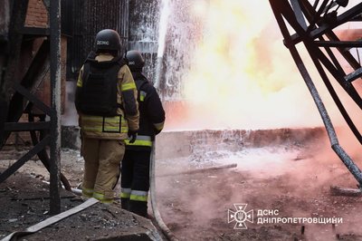 Армія РФ масовано атакувала енергетичну інфраструктуру Дніпропетровщини дронами та БпЛА: поранено чотирьох людей Армія РФ масовано атакувала енергетичну інфраструктуру Дніпропетровщини дронами та БпЛА: поранено чотирьох людей