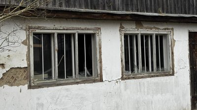 Армія РФ атакувала цивільну інфраструктуру у Новгороді-Сіверському на прикордонні Чернігівщини Армія РФ атакувала цивільну інфраструктуру у Новгороді-Сіверському на прикордонні Чернігівщини