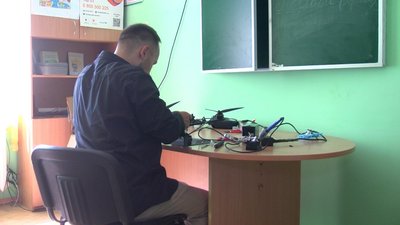 Вінничанин виготовляє безпілотники для оборонців Вінничанин виготовляє безпілотники для оборонців