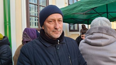 На Тернопільщині колядували, щоб зібрати гроші для ЗСУ, Анатолій Аврамишин, благодійність, 5 грудня 2025 року На Тернопільщині колядували, щоб зібрати гроші для ЗСУ, Анатолій Аврамишин, благодійність, 5 грудня 2025 року