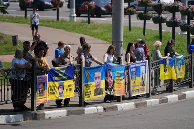 "Ми тебе дуже чекаємо". У Сумах родичі зниклих безвісті і військовополонених розповіли історії рідних "Ми тебе дуже чекаємо". У Сумах родичі зниклих безвісті і військовополонених розповіли історії рідних