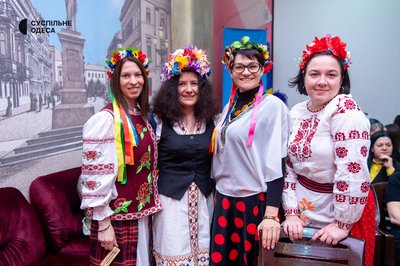 В одеському центрі "Мігдаль" відзначають Пурим: понад сто дітей зібралися на святкування В одеському центрі "Мігдаль" відзначають Пурим: понад сто дітей зібралися на святкування