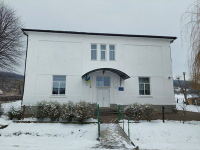 Школа у селі Лагодів Школа у селі Лагодів
