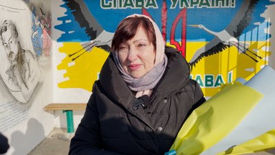 "Це та ж сама війна": на Прилуччині зустрічали Олександра Гуділіна, що приїхав до родичів після майже трьох років полону "Це та ж сама війна": на Прилуччині зустрічали Олександра Гуділіна, що приїхав до родичів після майже трьох років полону