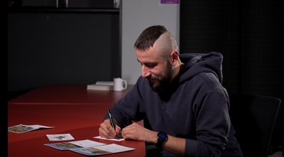 "Şimdi ögrenmesem, soñra olmaz": İvan-Frankivskten arbiy hızmetçi cebede qırımtatarca ögrene