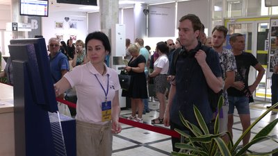 Працівники ЦНАПу допомагають оновити дані Працівники ЦНАПу допомагають оновити дані