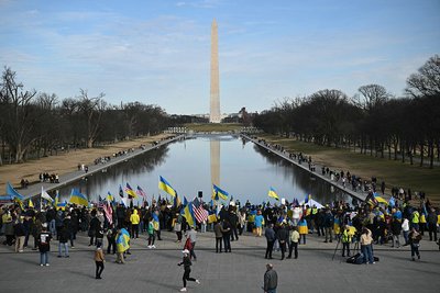 У світі пройшли акції на підтримку України до роковин початку повномасштабного вторгнення Росії У світі пройшли акції на підтримку України до роковин початку повномасштабного вторгнення Росії