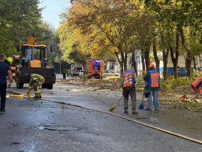 Поблизу місця удару РФ в середмісті Дніпра обійшлося без руйнувань Поблизу місця удару РФ в середмісті Дніпра обійшлося без руйнувань