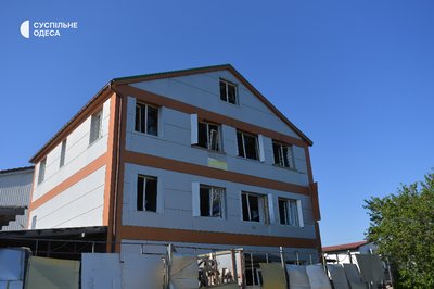 "Я не розуміла чи завалило дім з боку, де спала моя дитина": жителі Одещини про наслідки нічного удару РФ 15 травня "Я не розуміла чи завалило дім з боку, де спала моя дитина": жителі Одещини про наслідки нічного удару РФ 15 травня