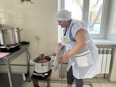 Без світла плити працюють від генератора: як готують їсти для дошкільнят у громаді на Полтавщині Без світла плити працюють від генератора: як готують їсти для дошкільнят у громаді на Полтавщині