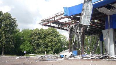 Атаки на автозаправні станції у Сумах: що стоїть за ударами РФ та чи загрожує місту дефіцит пального Атаки на автозаправні станції у Сумах: що стоїть за ударами РФ та чи загрожує місту дефіцит пального