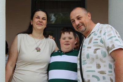 Гори та море з пластиліну: у Полтавській ТГ хлопчик із синдромом Дауна створює об’ємні картини Гори та море з пластиліну: у Полтавській ТГ хлопчик із синдромом Дауна створює об’ємні картини