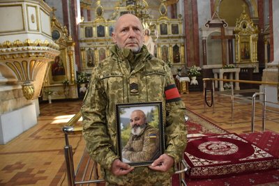 У Луцьку попрощалися ще з двома бійцями — Анатолієм Андрусиком та Богданом Новосадом У Луцьку попрощалися ще з двома бійцями — Анатолієм Андрусиком та Богданом Новосадом