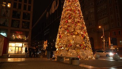 "Бажання одне — щоб був мир і всі повернулися живими". Про що мріють жителі Дніпра у 2026 році