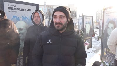 Із загиблим на війні бійцем та футзалістом Едуардом Петриком попрощались у Рівному Із загиблим на війні бійцем та футзалістом Едуардом Петриком попрощались у Рівному
