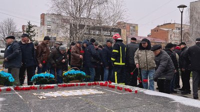 У Кропивницькому вшанували пам'ять ліквідаторів аварії на Чорнобильській АЕС У Кропивницькому вшанували пам'ять ліквідаторів аварії на Чорнобильській АЕС