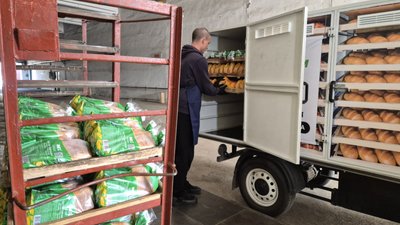 закриваю свою хлібовозку і пишу текст
