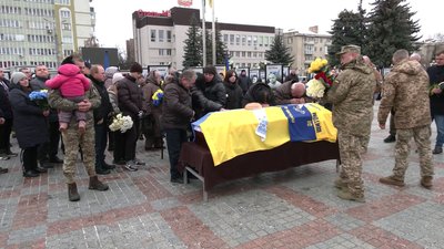 У Рівному попрощалися з військовим Олександром Боярчуком У Рівному попрощалися з військовим Олександром Боярчуком