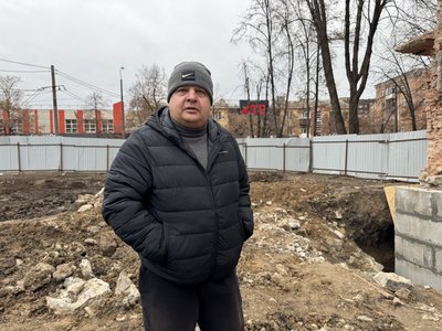 Під'їзд демонтували, газу нема. Як живуть мешканці будинку в Кривому Розі, куди торік у Святвечір влучила ракета РФ Під'їзд демонтували, газу нема. Як живуть мешканці будинку в Кривому Розі, куди торік у Святвечір влучила ракета РФ