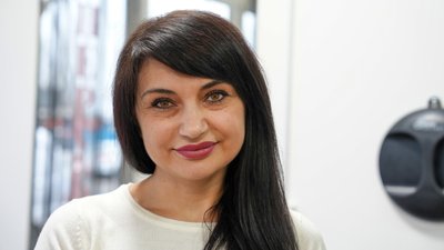 перукарка з Торецька переселенка Тетяна Гризодуб салон краси Дніпро 5 грудня 2024 рік перукарка з Торецька переселенка Тетяна Гризодуб салон краси Дніпро 5 грудня 2024 рік