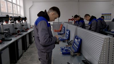 Навчають слюсарів-ремонтників: у Вінниці діє навчально-практичний центр Навчають слюсарів-ремонтників: у Вінниці діє навчально-практичний центр