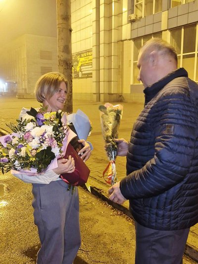 Потяг “Київ – Суми” замість п’яти годин їхав 15. Пасажирів частину шляху везли автобусами Потяг “Київ – Суми” замість п’яти годин їхав 15. Пасажирів частину шляху везли автобусами