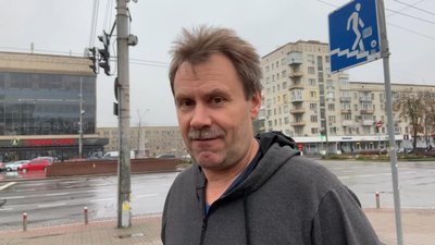У столиці демонтують радянську зірку на обеліску міста-героя Києва У столиці демонтують радянську зірку на обеліску міста-героя Києва