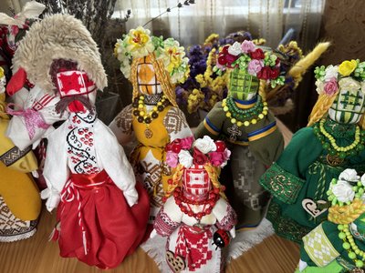 Створює мотанки та чекає коханого, який зник безвісти: історія майстрині з Кролевця Тамари Міщенко Створює мотанки та чекає коханого, який зник безвісти: історія майстрині з Кролевця Тамари Міщенко