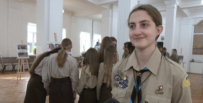 Членкиня скаутської організації Пласт Марта Литвин, відвідувачка виставки "Евакуація життя", 27 березня 2026 року Членкиня скаутської організації Пласт Марта Литвин, відвідувачка виставки "Евакуація життя", 27 березня 2026 року