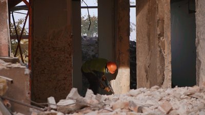 В Ірпені почали відбудову багатоквартирного будинку ЖК "Ірпінські липки" В Ірпені почали відбудову багатоквартирного будинку ЖК "Ірпінські липки"