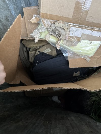 "Це – дно": у селі під Полтавою викинули в смітник гуманітарну допомогу з-за кордону "Це – дно": у селі під Полтавою викинули в смітник гуманітарну допомогу з-за кордону
