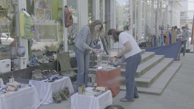 У Житомирі організували благодійний "Гаражний розпродаж" для допомоги ЗСУ У Житомирі організували благодійний "Гаражний розпродаж" для допомоги ЗСУ