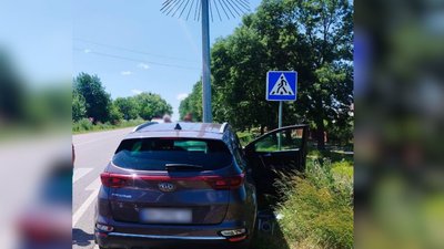 Водій вʼїхав у ліхтар: на Черкащині внаслідок ДТП жінка отримала травми