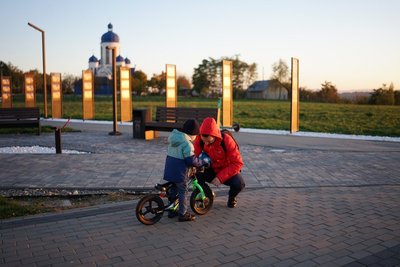 У Чернівцях територію біля флагштока планують передати місту: чи завершать облаштування