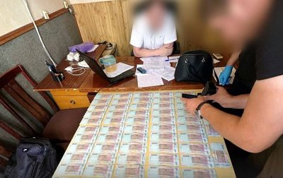 У Львові директора та інженера державного підприємства підозрюють у хабарництві У Львові директора та інженера державного підприємства підозрюють у хабарництві