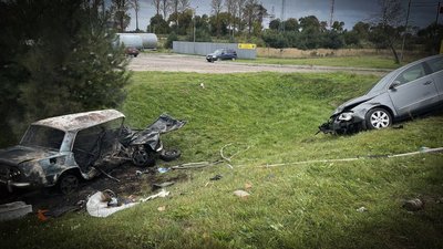 На Львівщині внаслідок зіткнення загорілося авто