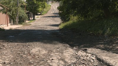Стан дороги на вулиці Бережанській у Чернівцях Стан дороги на вулиці Бережанській у Чернівцях