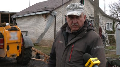 "Посікло йому обличчя, мені розірвало долоню": що розповідають місцеві жителі про дронову атаку РФ по Ніжинському району "Посікло йому обличчя, мені розірвало долоню": що розповідають місцеві жителі про дронову атаку РФ по Ніжинському району