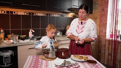 Суспільне Рівне розпочинає новий проєкт "Кулінарний спадок" про гастрономічну спадщину Рівненщини Суспільне Рівне розпочинає новий проєкт "Кулінарний спадок" про гастрономічну спадщину Рівненщини